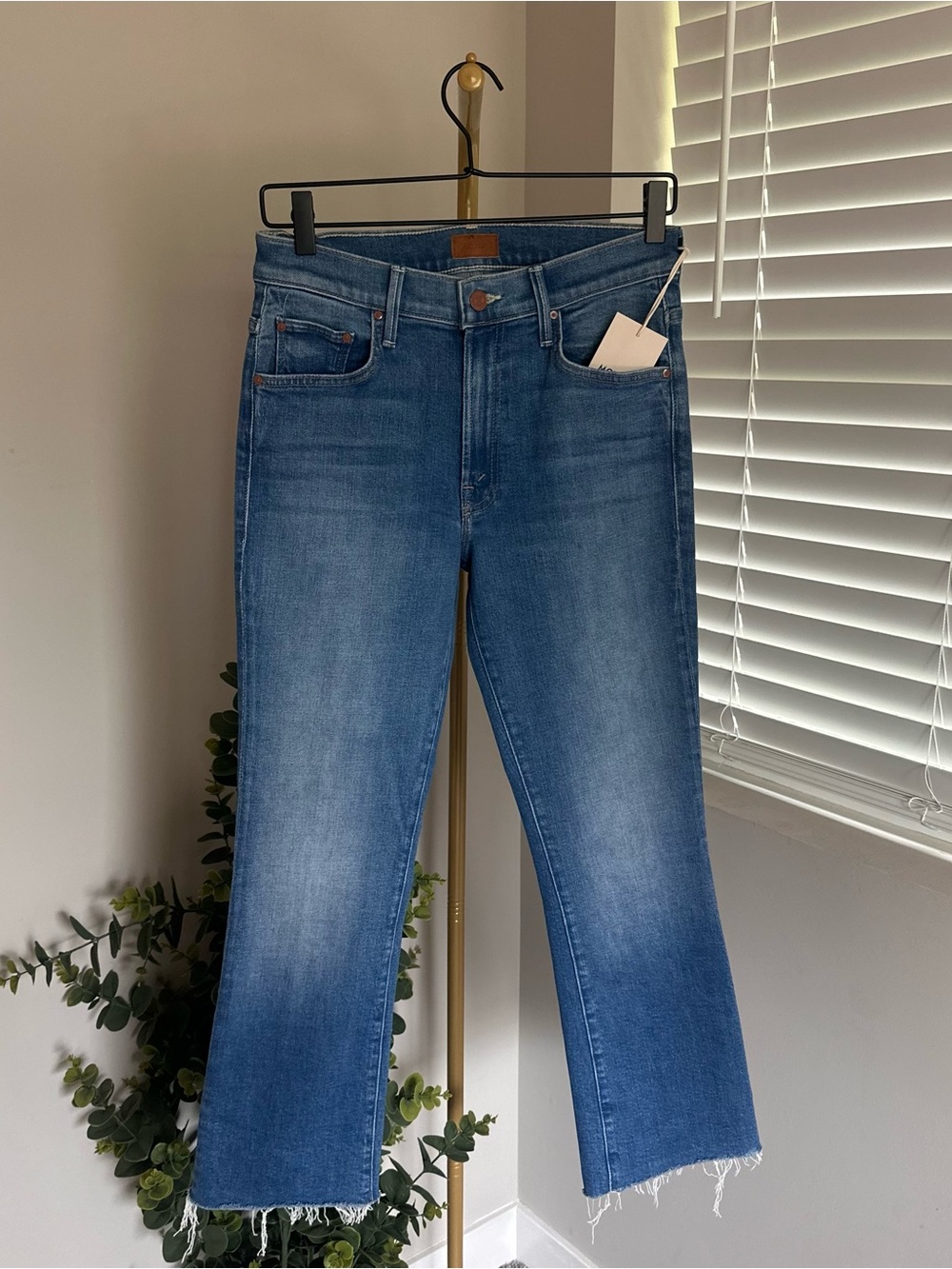 NEW Mother Jeans The Insider Ankle Fray